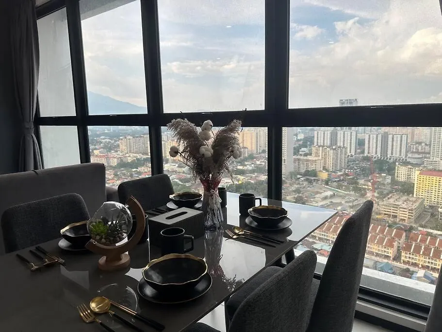 New Brand Ktv Set, Netflix, 3 Queen Bed High Floor Jelutong