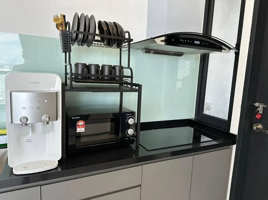 Апартаменты New Brand Ktv Set, Netflix, 3 Queen Bed High Floor Jelutong