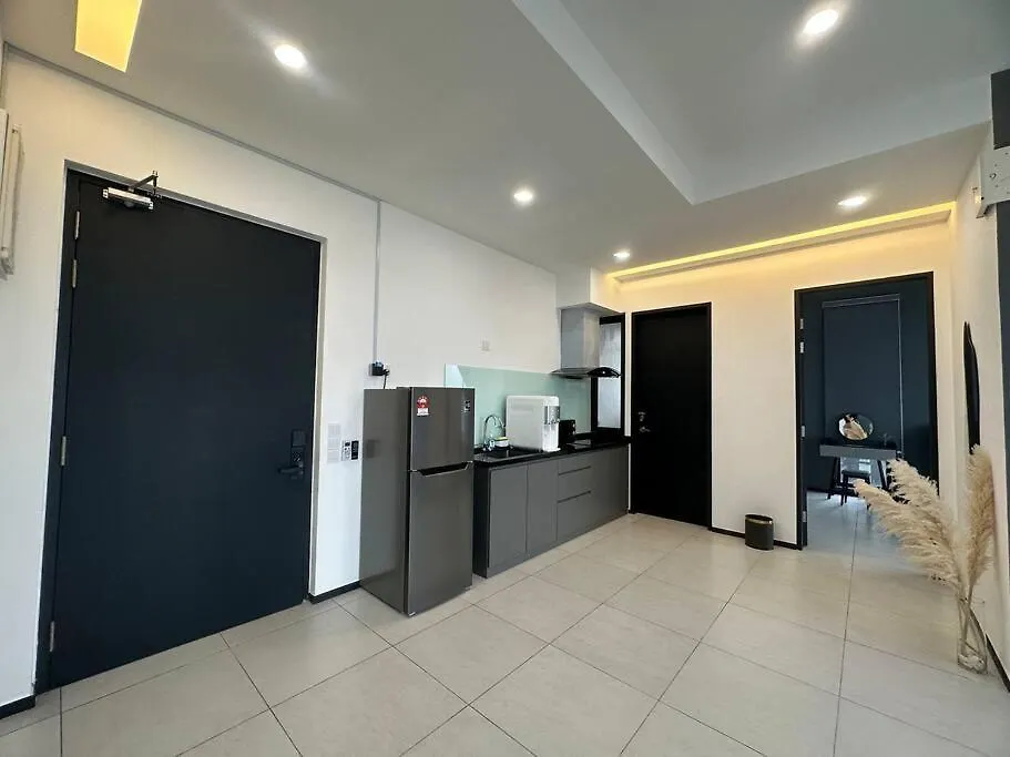 New Brand Ktv Set, Netflix, 3 Queen Bed High Floor Jelutong 0*,